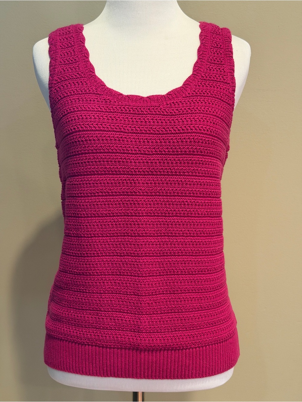 Ann Taylor LOFT Women's Fuchsia Crochet Knit Tank Top - Size Small
